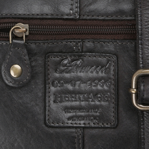 Женская сумка Ashwood Leather D-70 Dark Grey изготовлена из натуральной кожи
