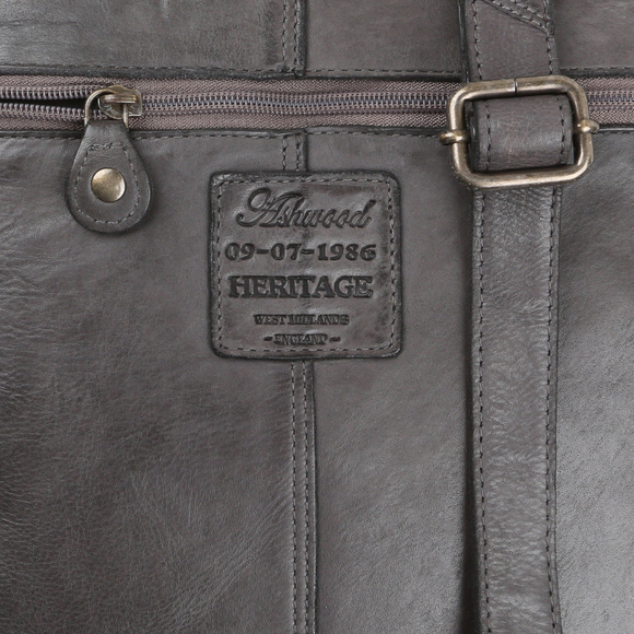 Женская сумка Ashwood Leather D-72 Dark Grey изготовлена из натуральной кожи