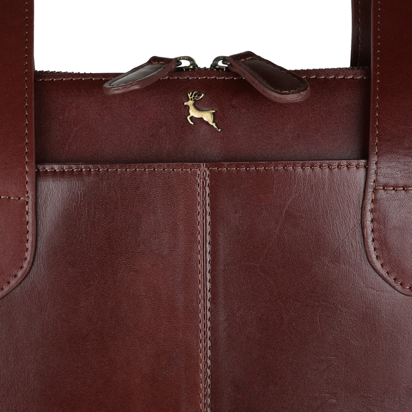 Женская сумка Ashwood Leather V-22 Chestnut изготовлена из натуральной кожи