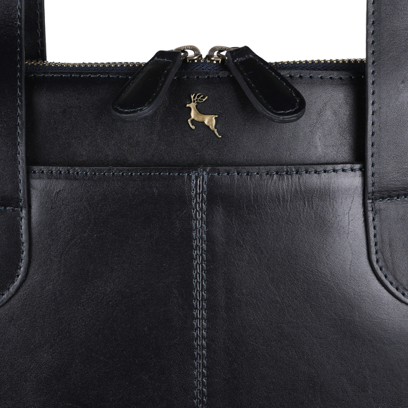 Женская сумка Ashwood Leather V-22 Navy изготовлена из натуральной кожи
