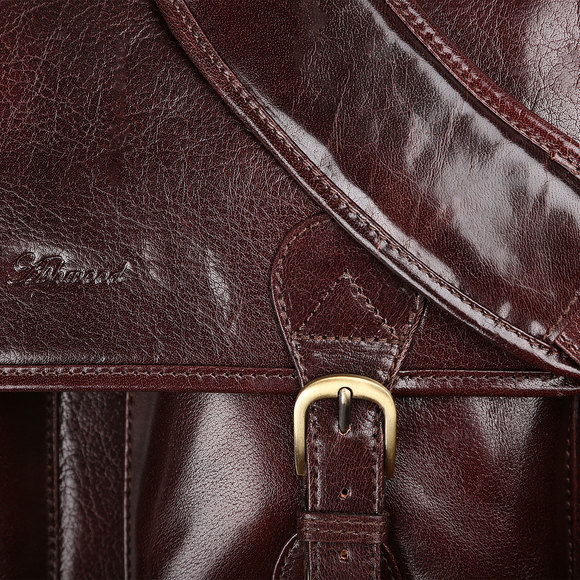 Кожаный портфель Ashwood Leather 8190 Cognac. Застежки