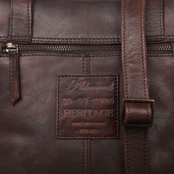 Сумка Ashwood Leather 7995 Brown изготовлена из натуральной кожи