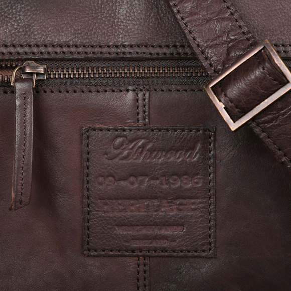 Сумка Ashwood Leather 7996 Brown изготовлена из натуральной кожи